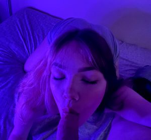 I Know You Want Your Cock Between My Lips 🤍