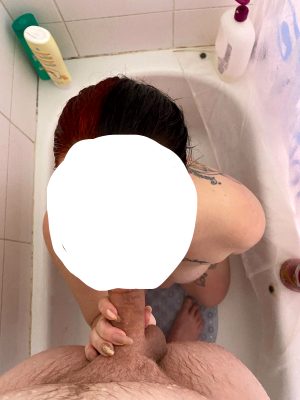 NSFW Who Wants To Watch Mommy Suck Daddy’s Cock In The Shower 🥵